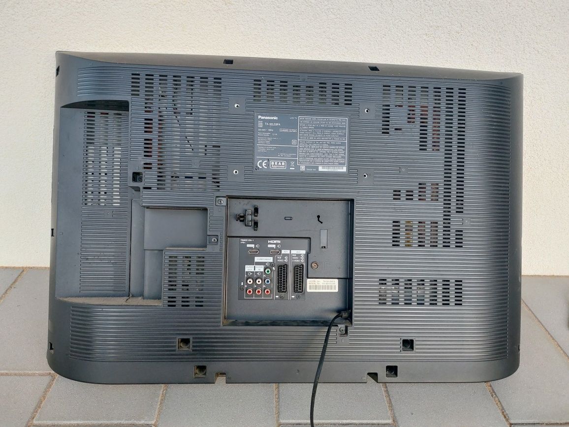 Telewizor LCD Panasonic 32" TX-32LE8FA z pilotem i kablem antenowym Pń