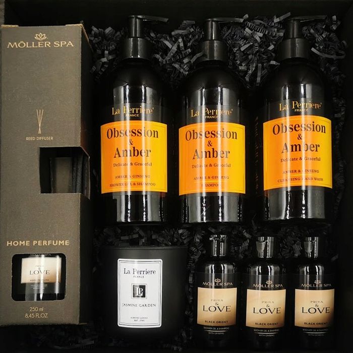 Zestaw Kosmetyków Prezentowy Kosz  Zapach  Świeczka Prija Dzień Kobiet