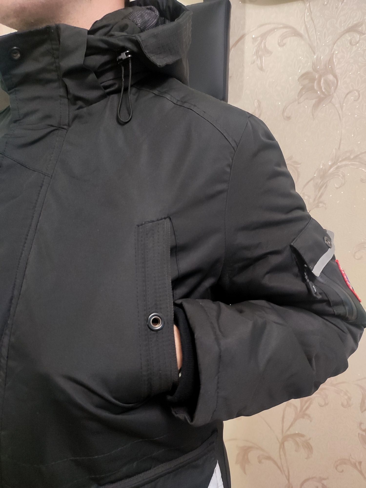 Продам чоловічу зимову  куртку