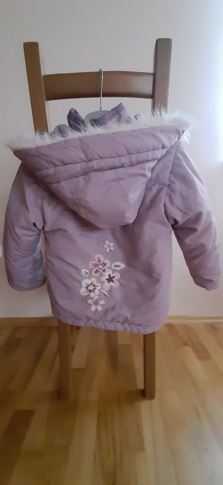 Fioletowa kurtka zimowa dziewczęca rozmiar 98