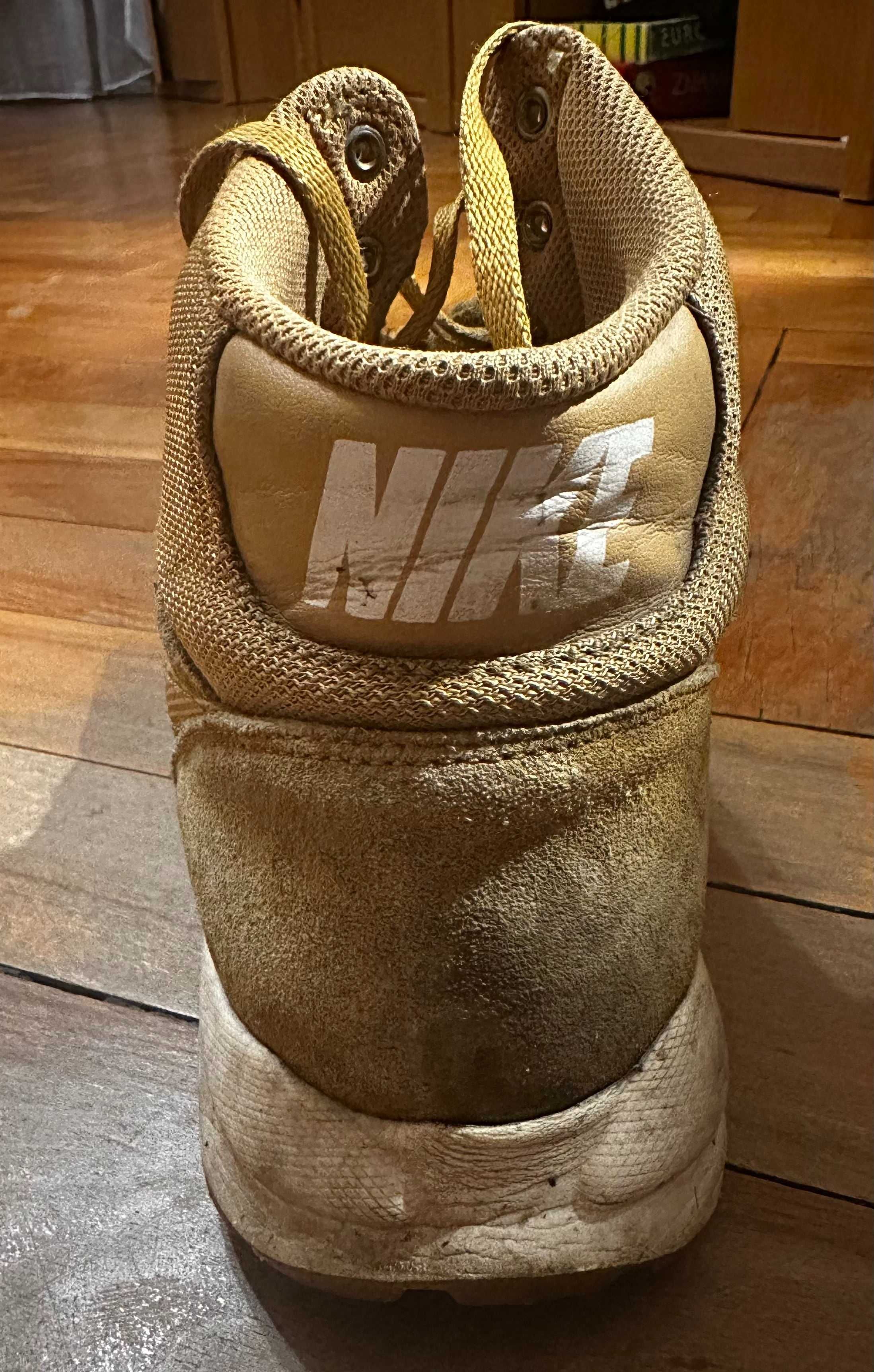 Buty zimowe Nike Hoodland Suede 44.5