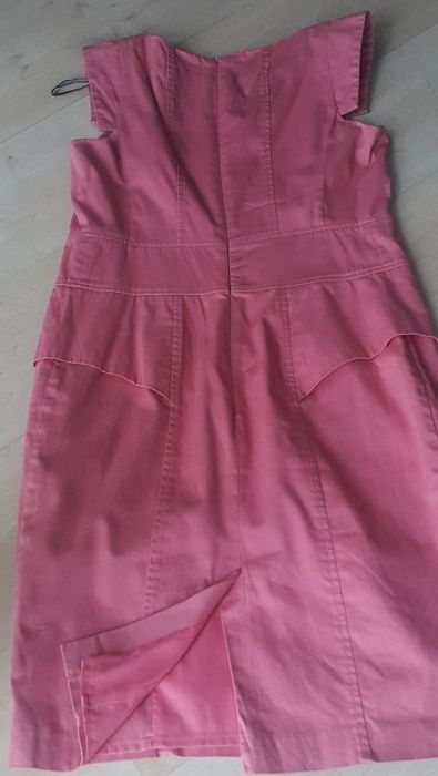 Sukienka ołówkowa różowa łososiowa, rozmiar 40