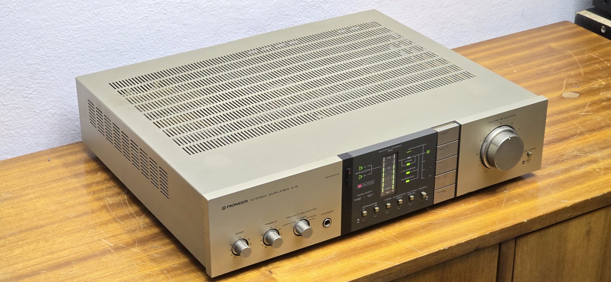 Pioneer A 6 1981r 2x60W 8ohm 6ohm 2x80W szampański Vintage wzmacniacz