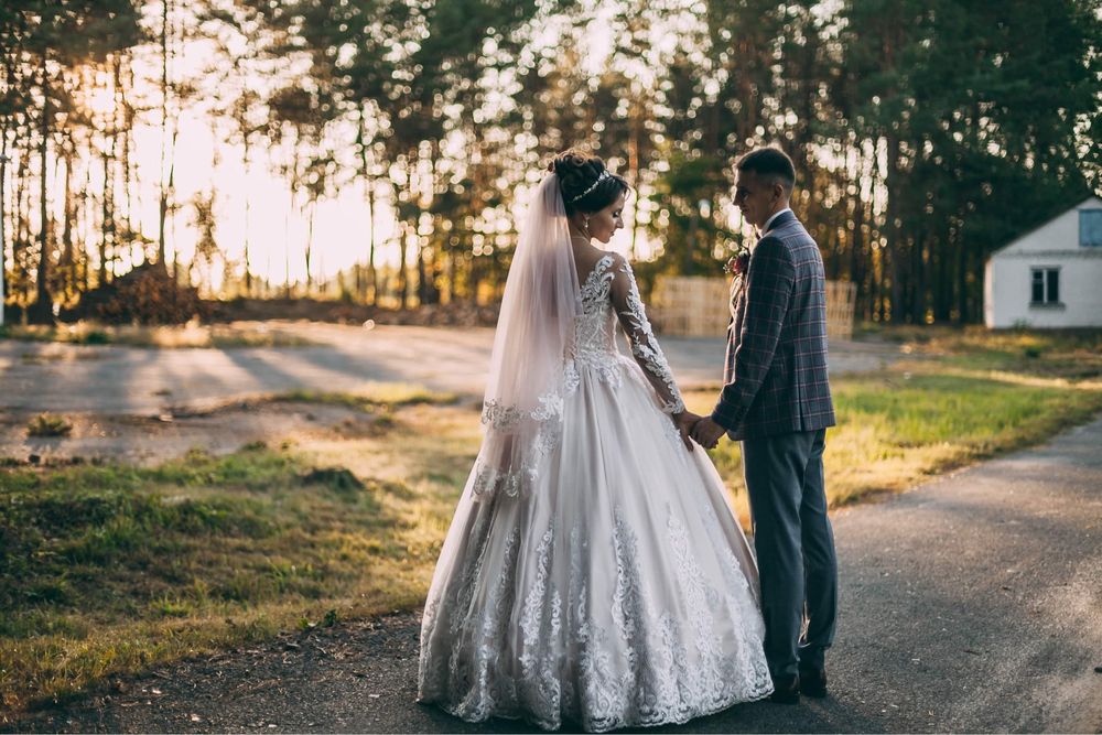 Весільна сукня