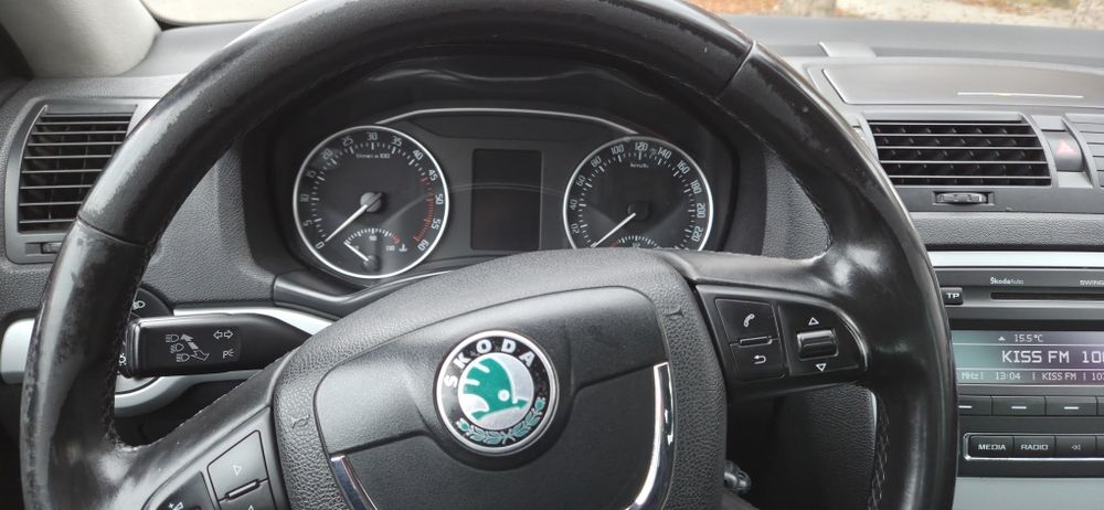 Продаеться Шкода Октавія 1.6tdi автоматична.