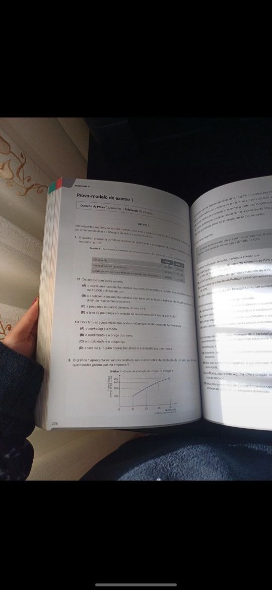 Livros de preparagao exame 11 ano de
Economia