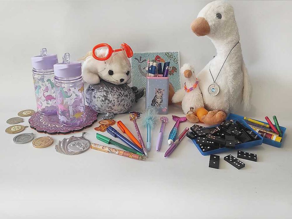 Коробка различных игрушек. Б\у.