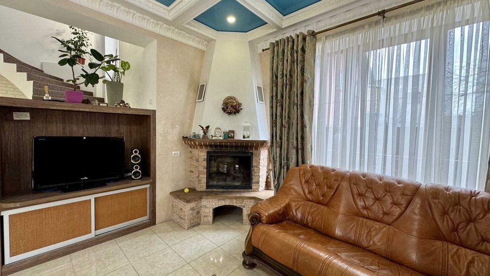 Просторий будинок з каміном! Бомбосховище. Ремонт, ландшафт.