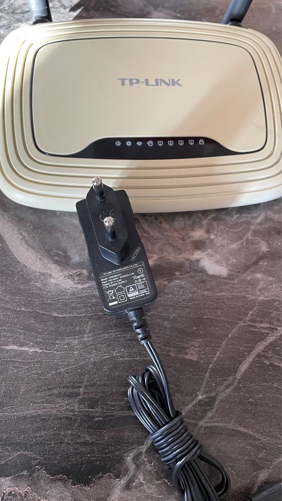 Беспроводной маршрутизатор (роутер) TP-Link TL-WR841N + новый блок