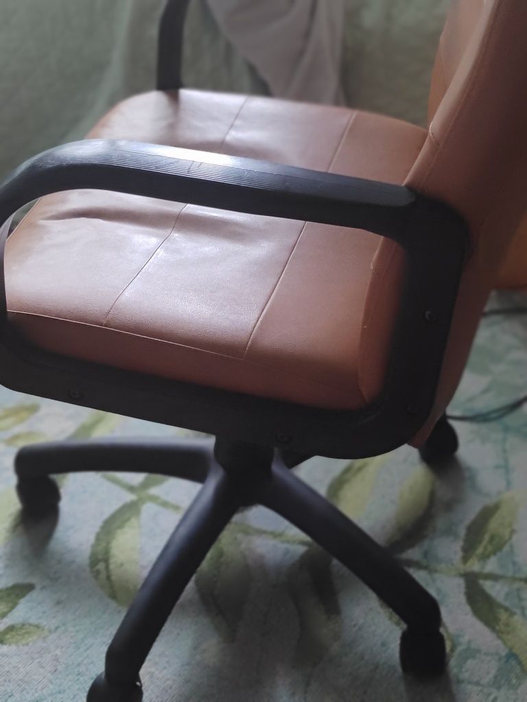 Fotel obrotowy do biurka