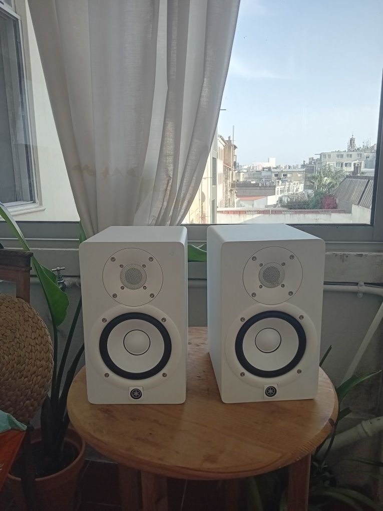 Monitores Yamaha Hs5