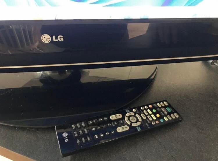 Telewizor LG 36”