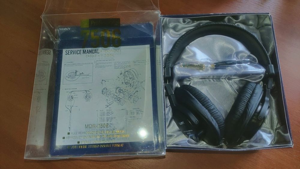Студійні навушники SONY MDR-7506 Новi