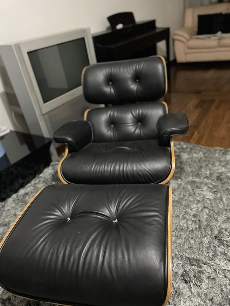 Cadeira Eames Lounge Chair