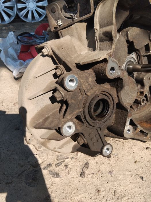 Коробка опель аста Н 1.7.  6 передач