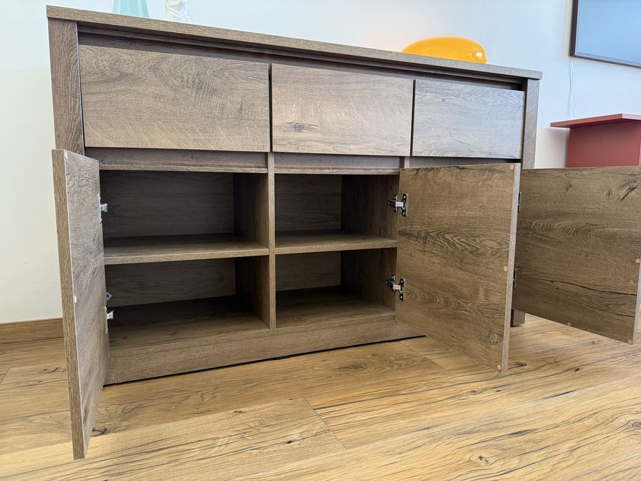 Kredens VEDDE JYSK ciemny dąb dziki