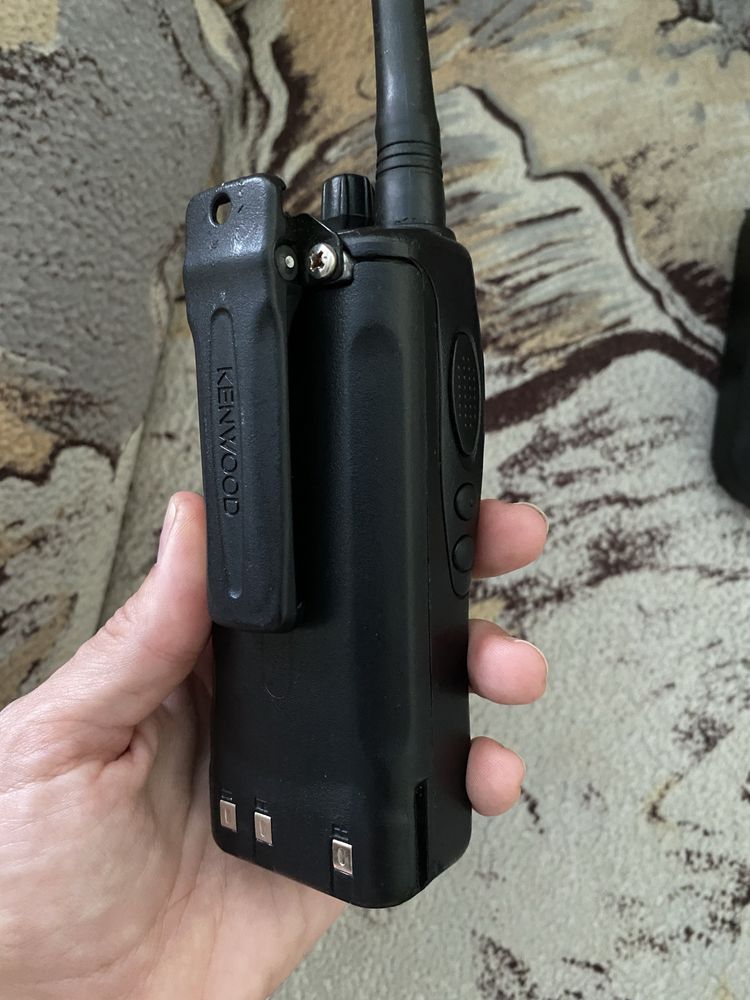 Рація Kenwood TK 2206 із зарядним пристроєм