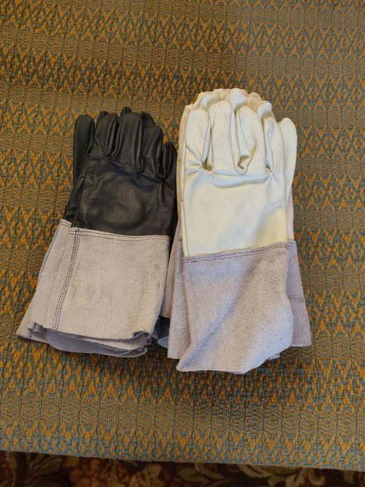 Rękawice wzmacniane i spawalnicze.