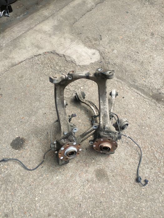Audi A4 B6 B7 Zwrotnica zawieszenie kopyto lewa prawa