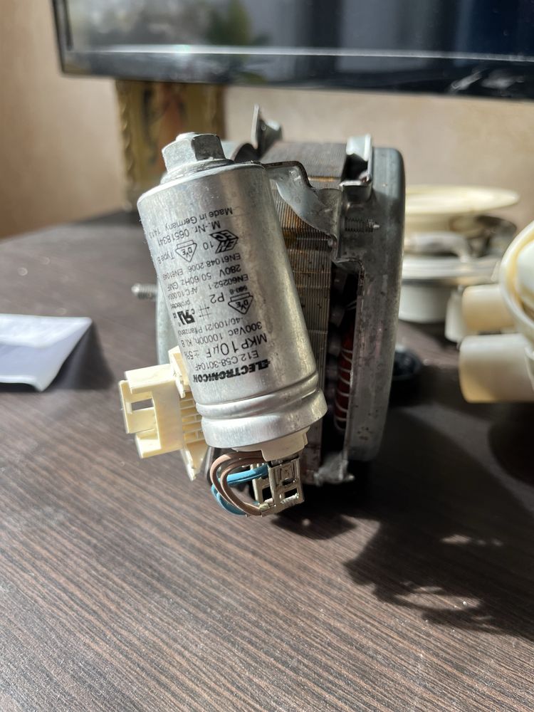 Двигатель циркуляционного насоса с посудомойки miele