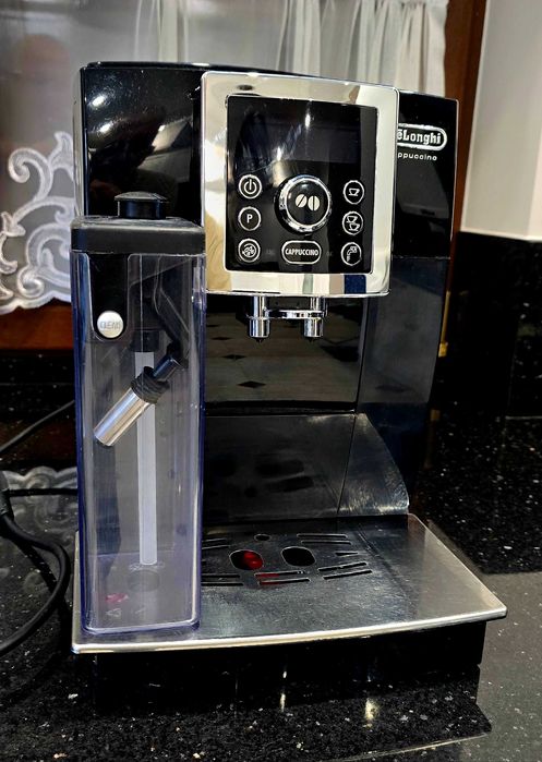 Automatyczny ekspres do kawy De'Longhi ECAM 23.450.B