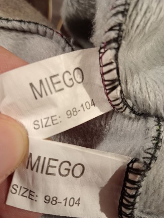 Legginsy- dziewcz. ociepl futerkiem 2 szt(1 świąteczne) 98-104 +gratis