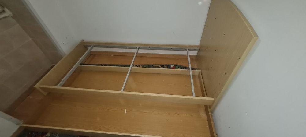 Cama solteiro com gaveta