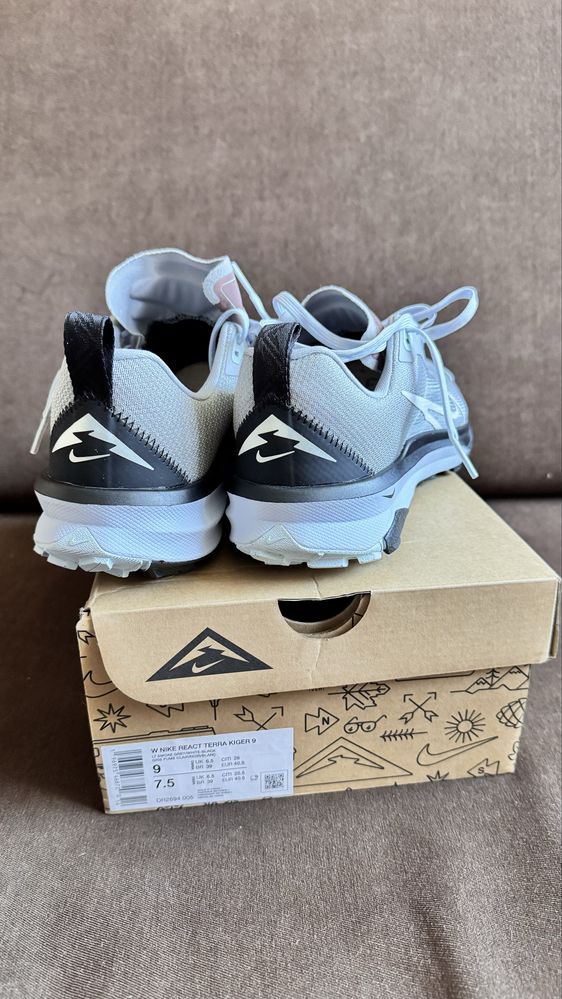 Кросівки Nike REACT TERRA KIGER 39 розмір