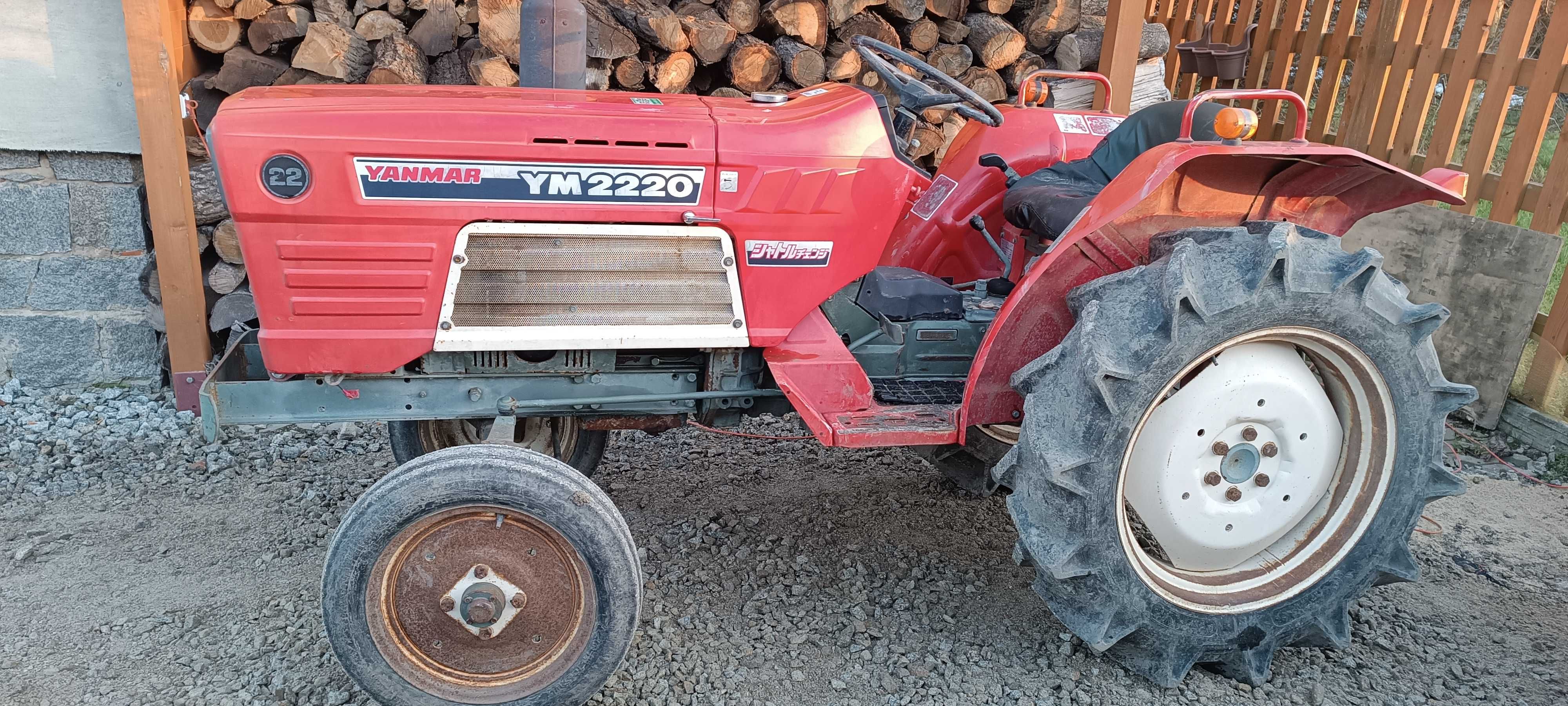 Traktorek Yanmar 2220