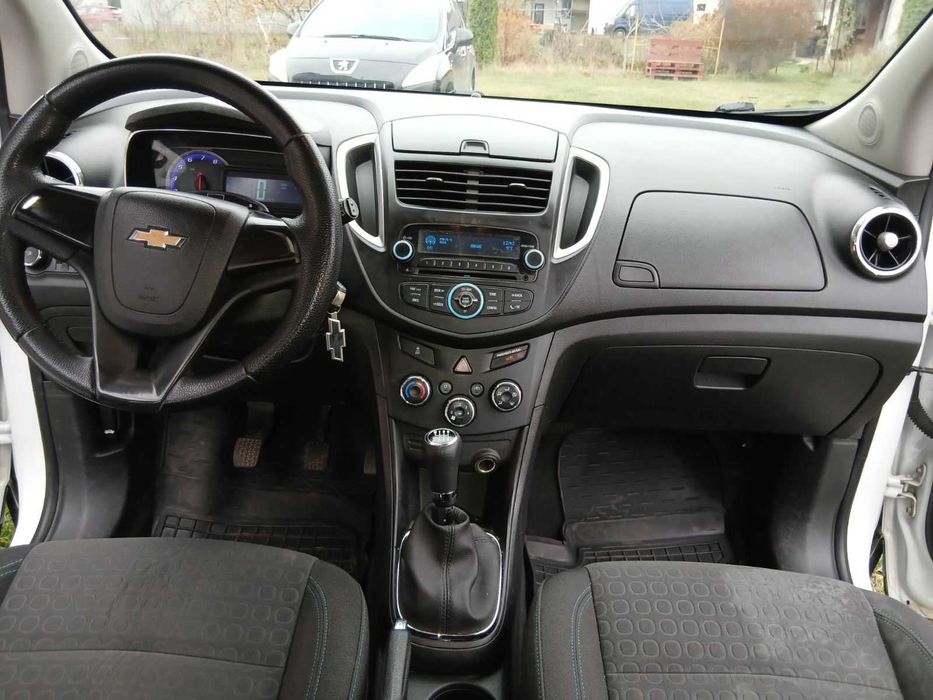 шевроле трекер 2013 год