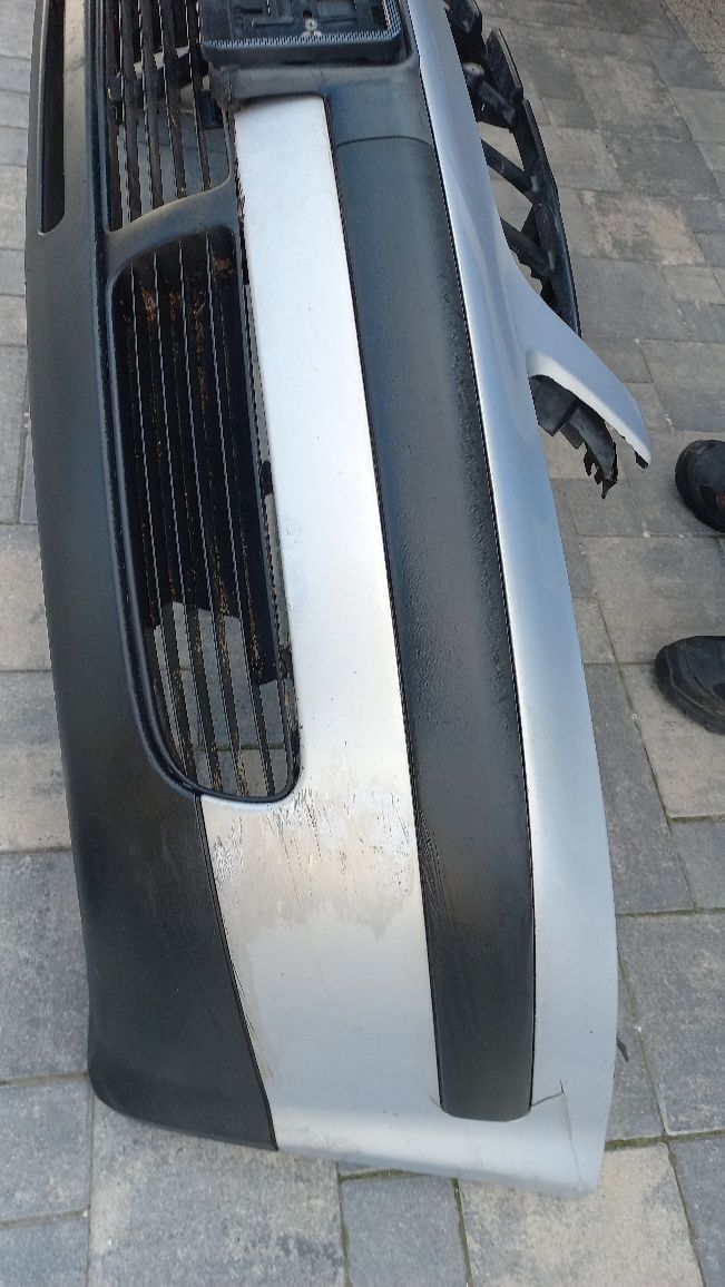VW Passata b5 95-99 zderzak przód przedni srebrny lb7z