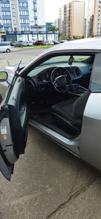 Продам dodge challenger 3.6