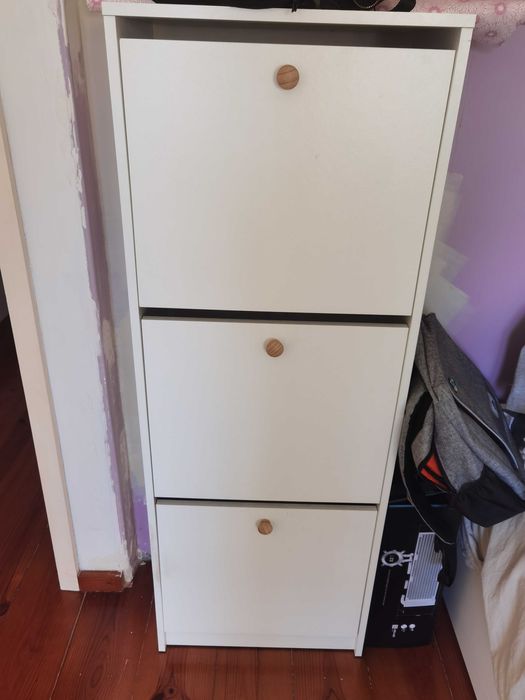 Sapateira ikea usada