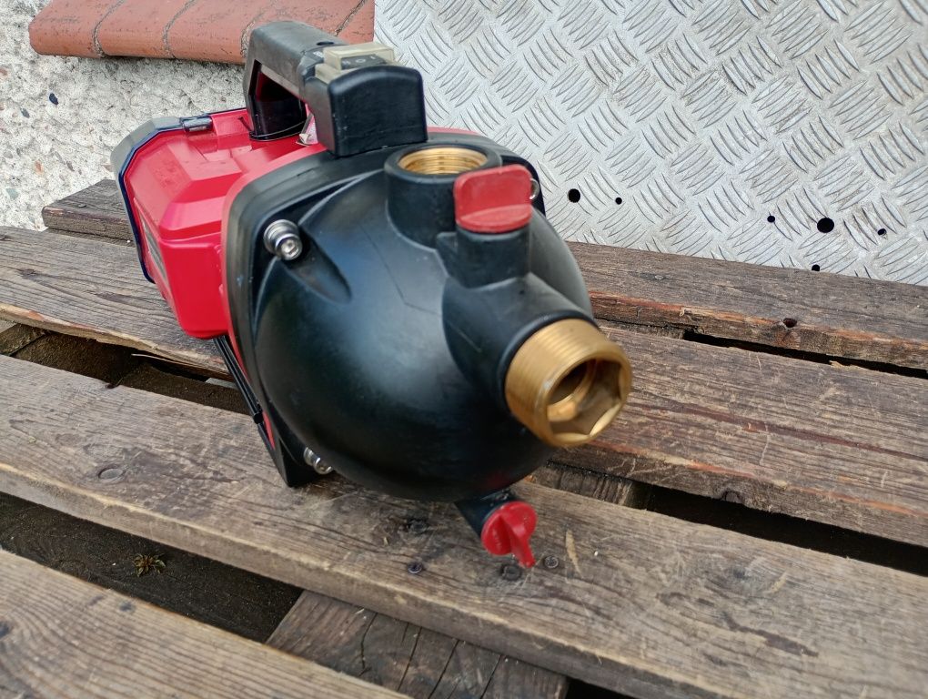 Pompa do wody akumulatorowa Einhell 18V xchange Aquinna