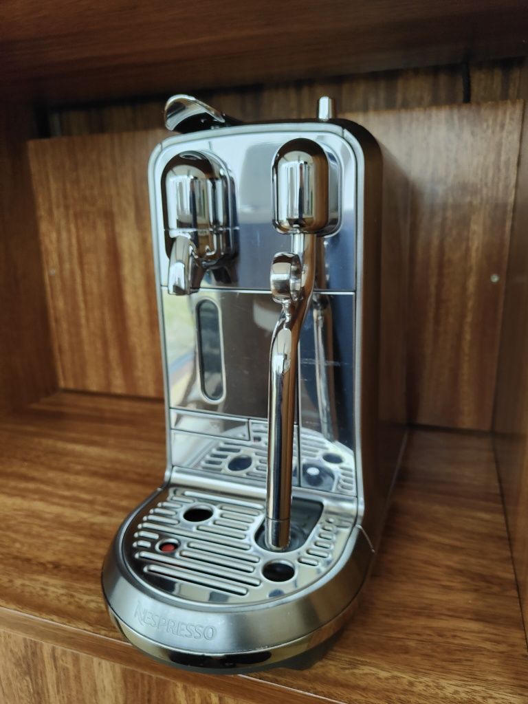 RESERVADA Máquina Café Nespresso Creatista Plus