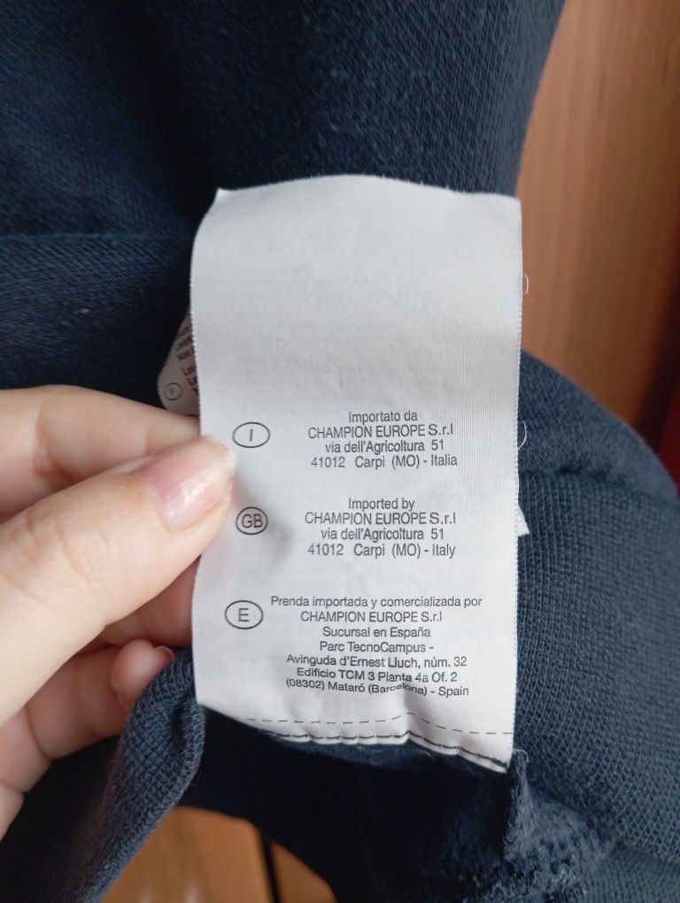 Chłopięca bluza w kolorze czarno-czerwonym, Champion