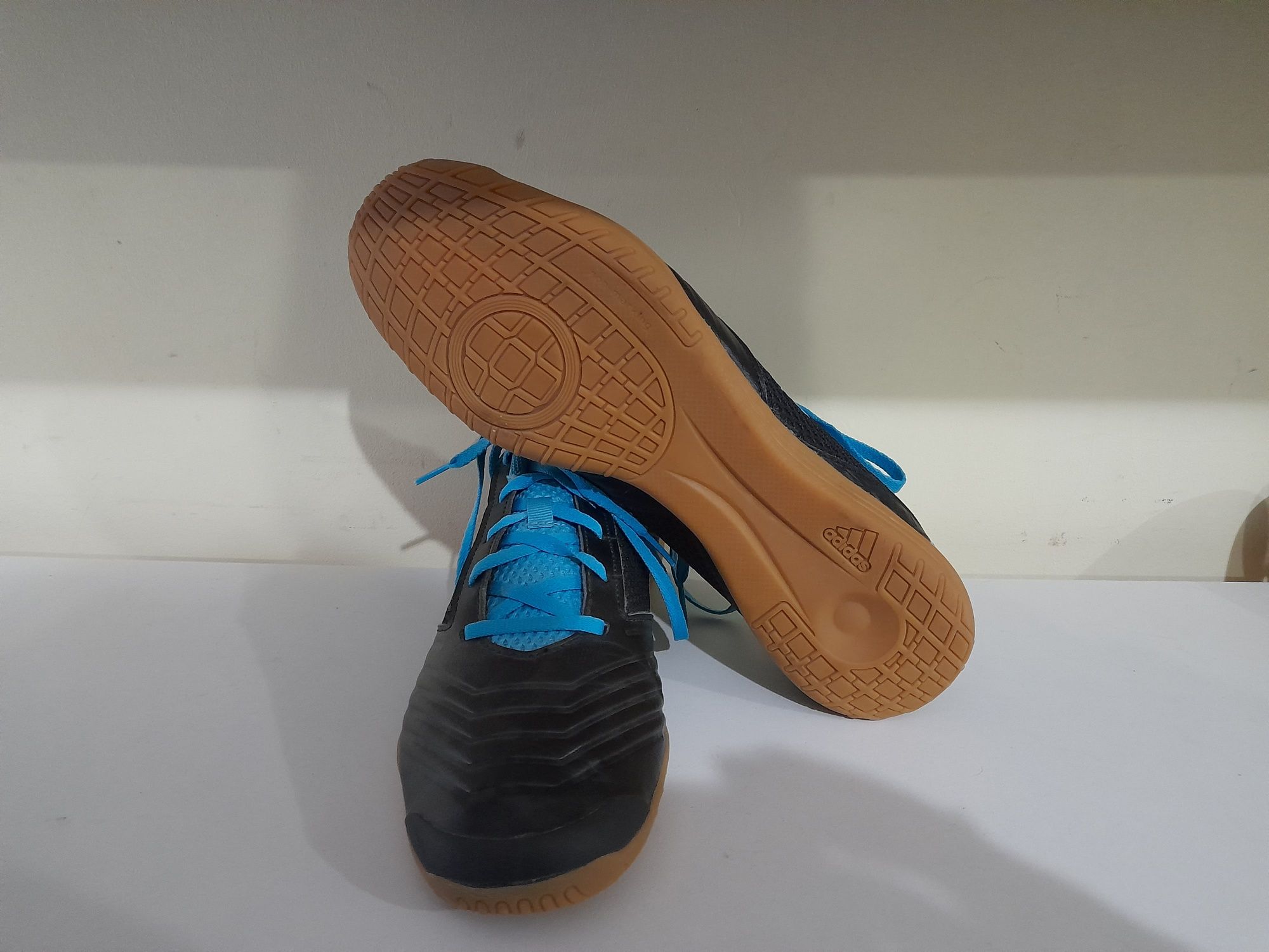 Оригинал Adidas Predator футзалки идеал 45 1/3( 29 см )