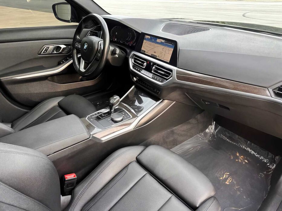 BMW 3 Series 330i      2020