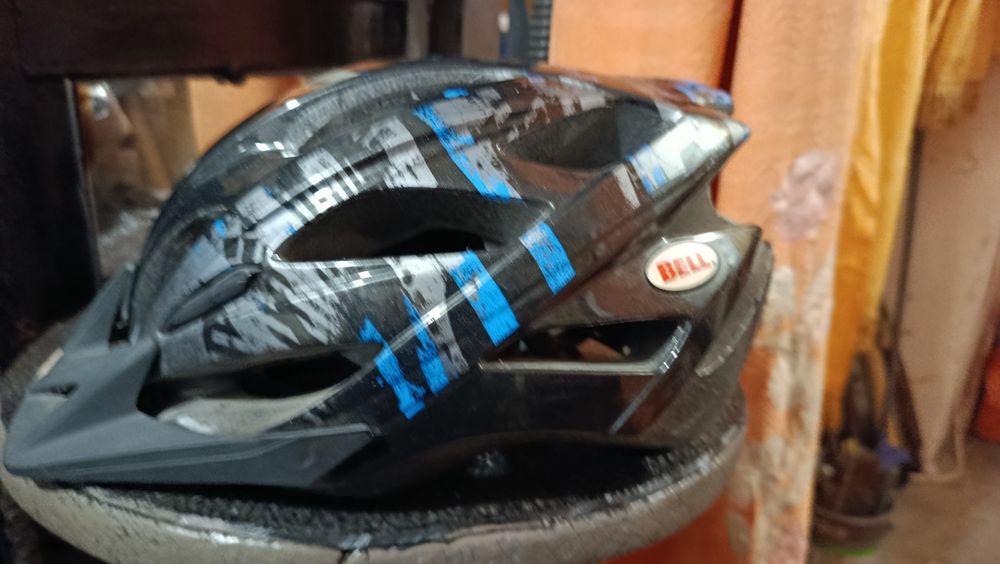 Камеры, цепи, шлём, замок, багажник .