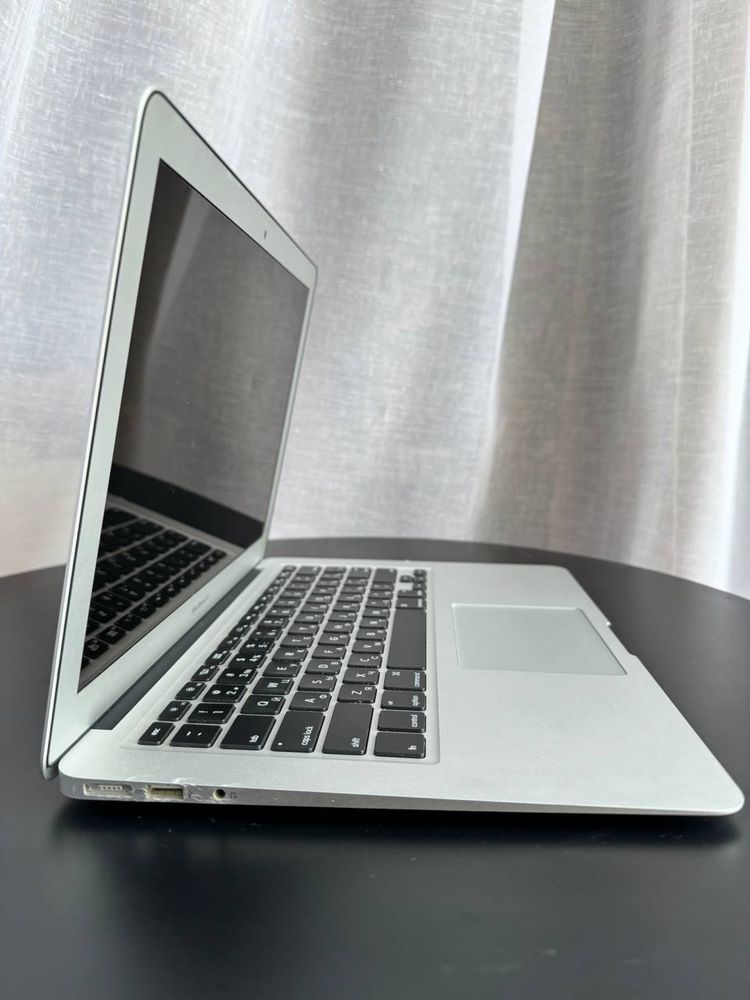 MacBook Air 13” 2015 — 8/256