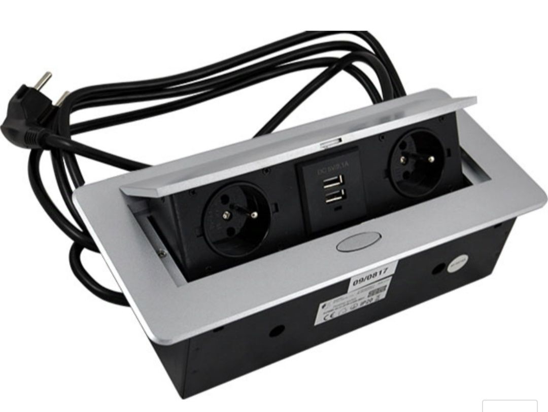 Gniazda wpuszczane w blat usb