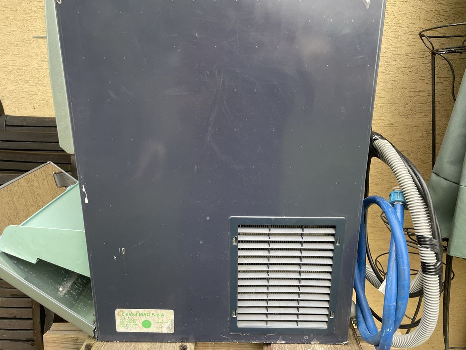 Kostkarka do lodu profrsjonalna duze kule Icematic