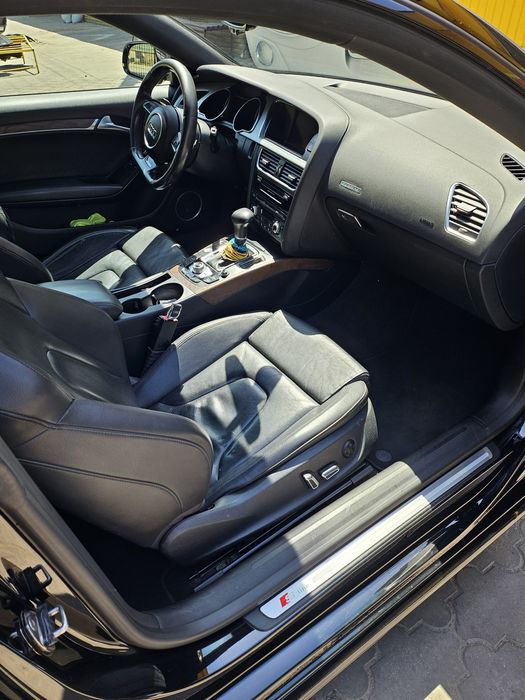 Продам AUDI A5 купе.