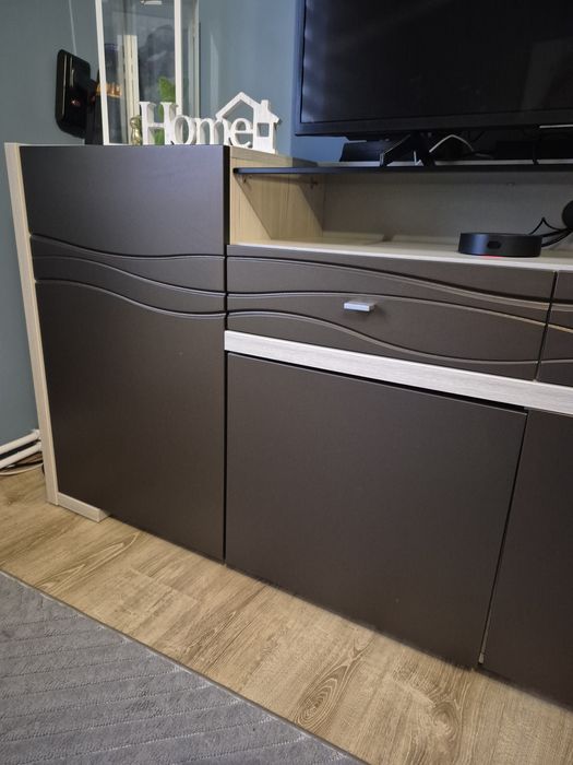 Komoda rtv plus witryna