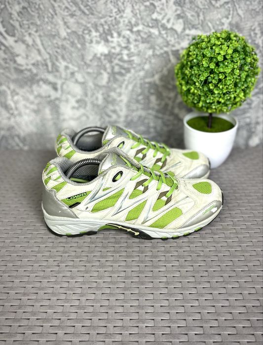 Lowa gore-tex кроссовки полуботинки 39 размер трекинговые оригинал