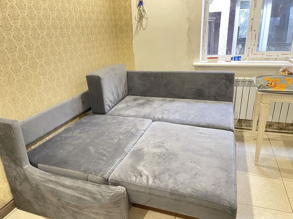 Диван угловой разлаживается на двухспальный
