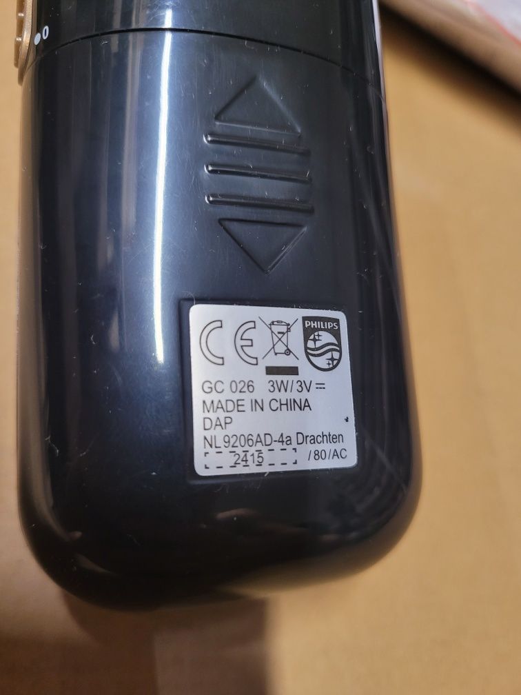 Golarka do ubrań Philips 3W/3V baterie AA