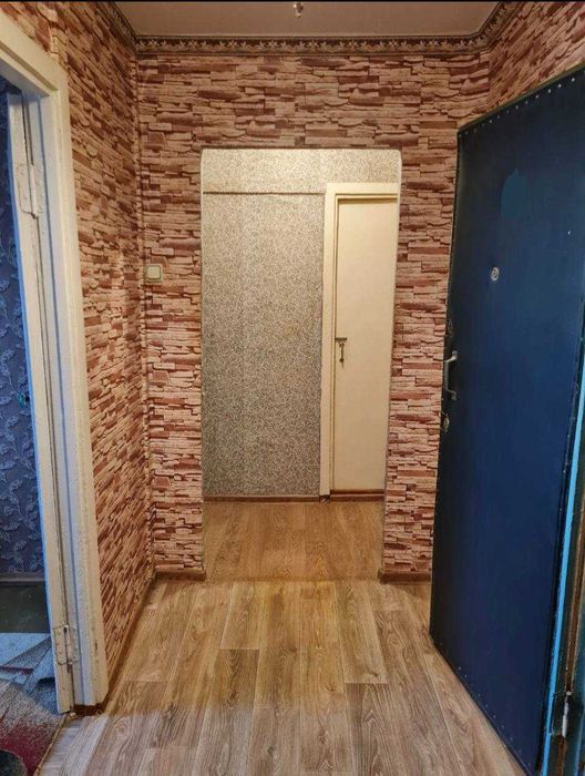 Продам 2 кімн. квартиру на Молодіжному, зуп. Героїв України. 32000