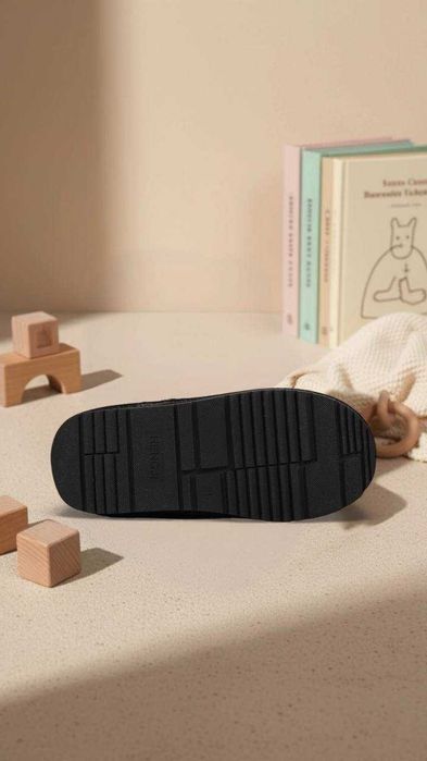 Уггі дитячі підліткові замшеві зимові чорні 31-36