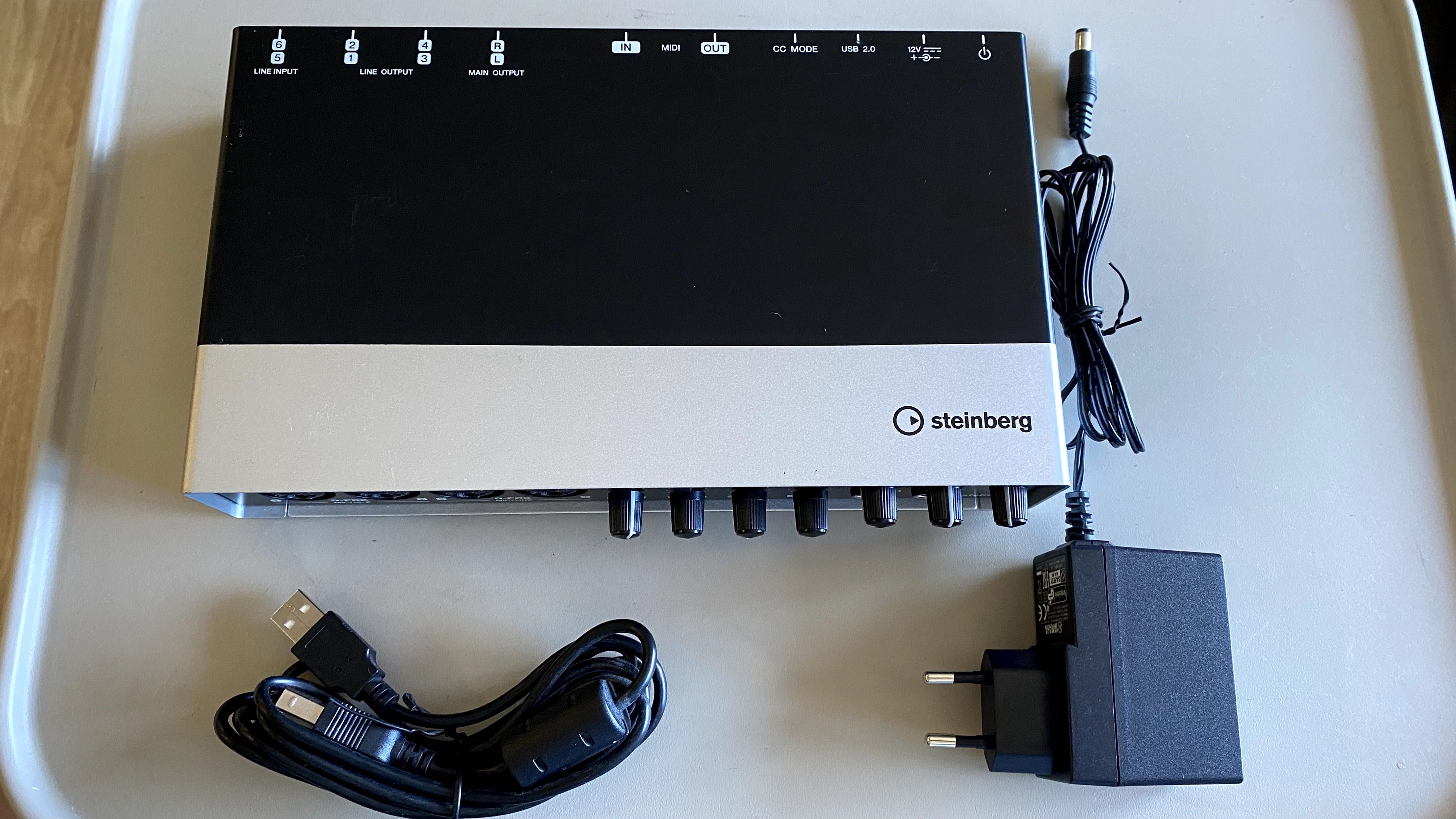 Interface audio Steinberg UR44 multicanal excelente!